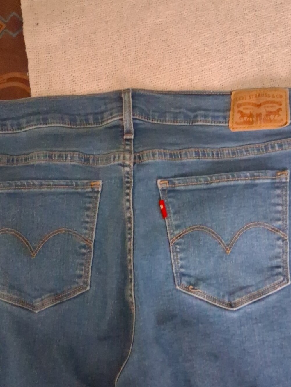 Levi's 315 Shaping Bootcut Stretch Denim Jeans 31 X 32 Like New - Picture 3 of 7